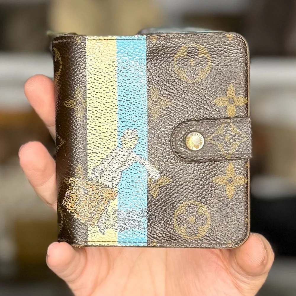 LV RARE WALLET